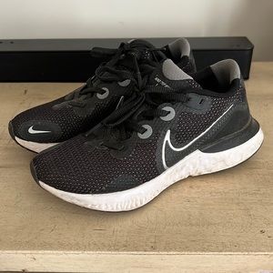 Nike renew run